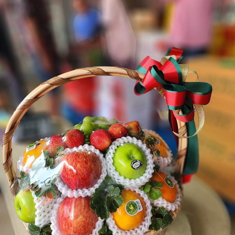 กระเช้าผลไม้นำเข้าพรีเมียม จัดโดย Three Tigers Gift แบบที่ 6